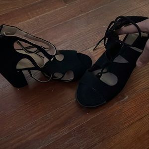 Black laced highheels, worn once